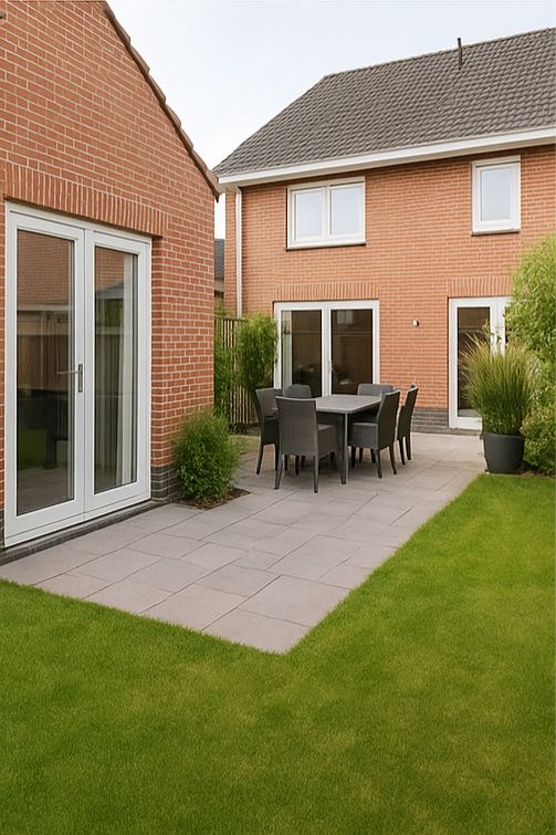 Modern en Instapklaar Rijtjeshuis met Tuin in Rustige Woonwijk